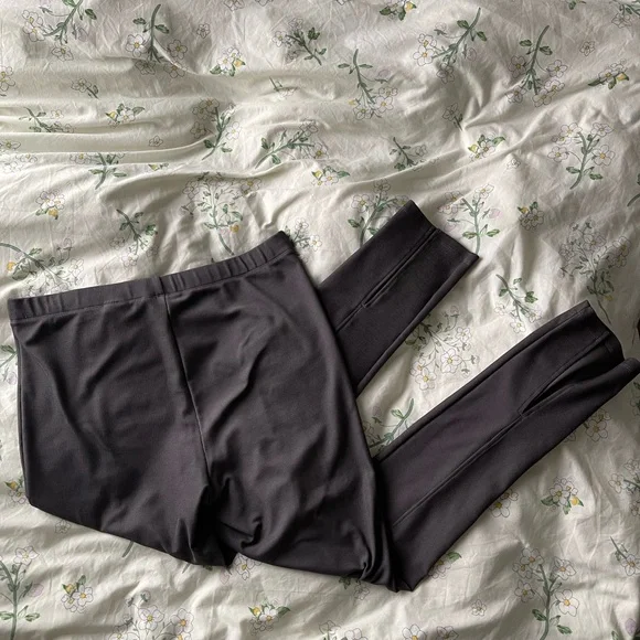 Grey Ribbed Leggings with Slit - Picture 4 of 10